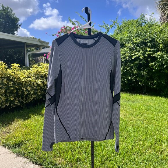 Blanc Noir Seamless Energy Nylon Blend Long Sleeve Shirt Size L - Picture 2 of 7